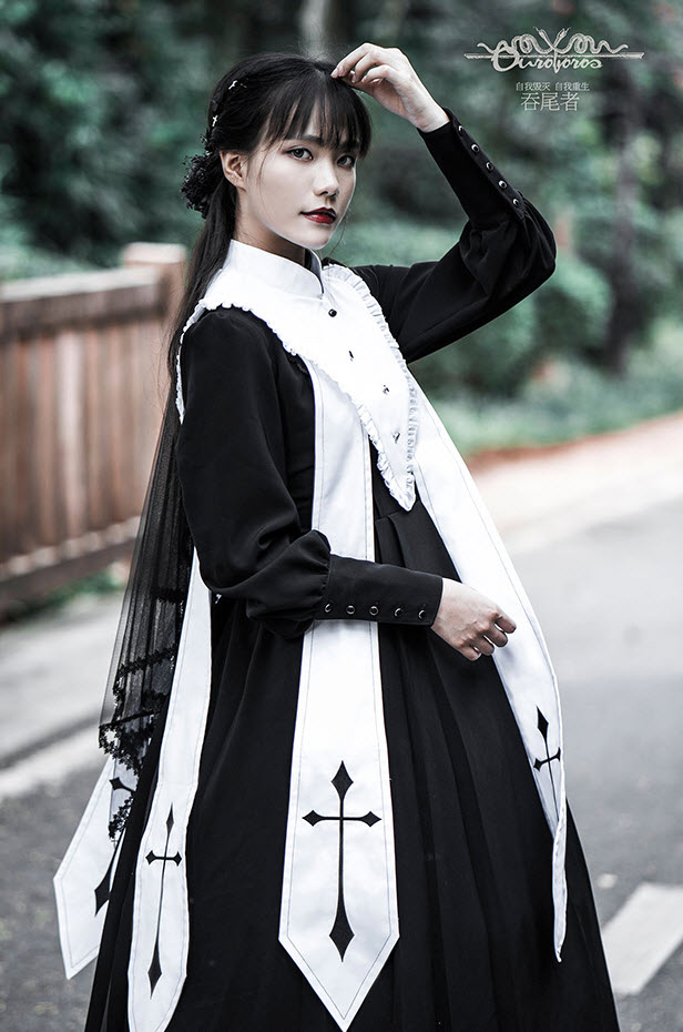 Ouroboros -Joanne- Vintage Gothic Lolita OP Dress