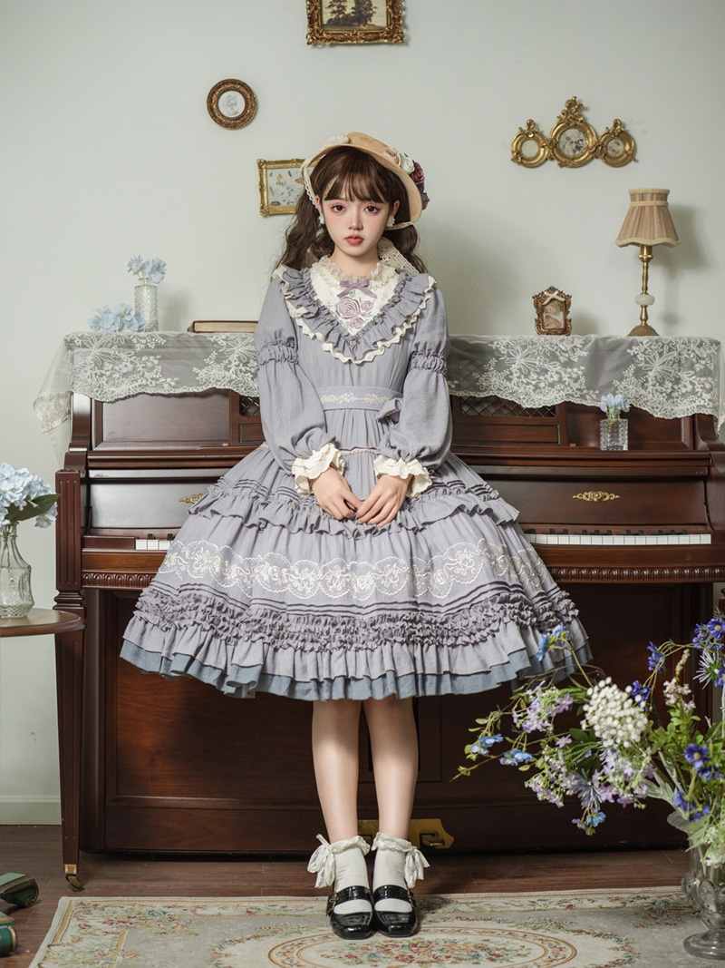 Annie Parcel -Roses Begin Blooming- Vintage Classic Lolita OP Dress