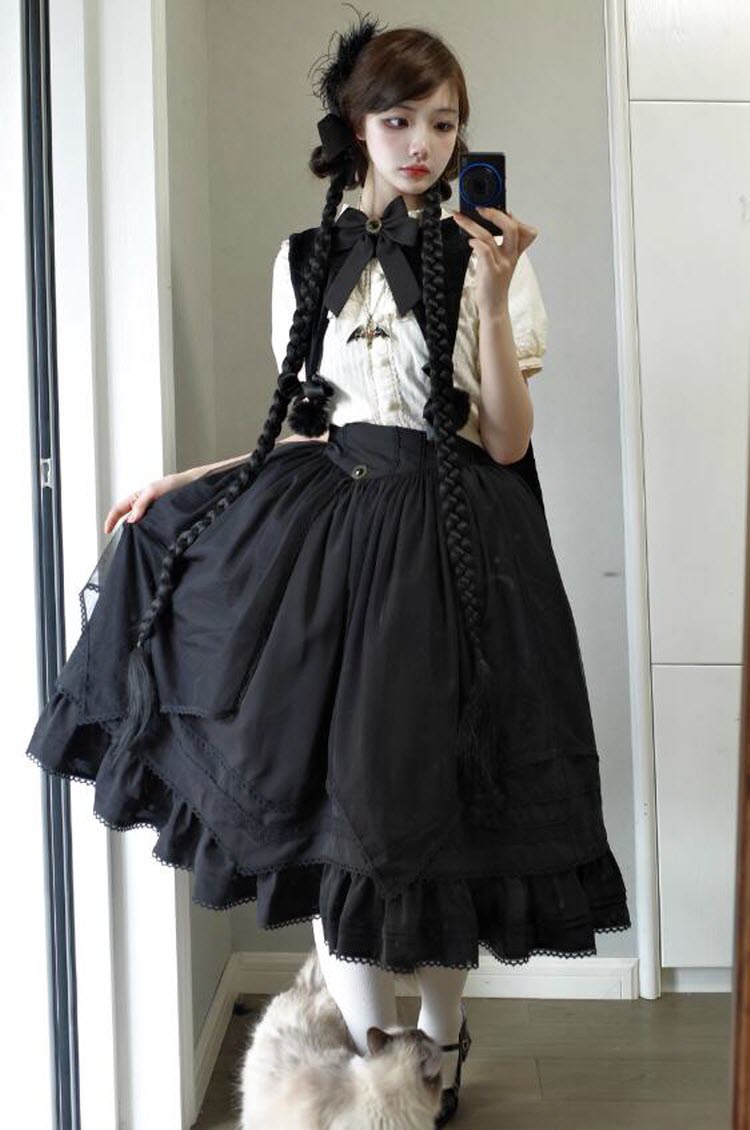 The Stunning Maiden Vintage Classic Lolita Blouse and Skirt Set